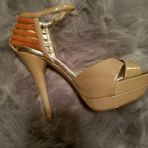 Heels - Picture 2 of 5